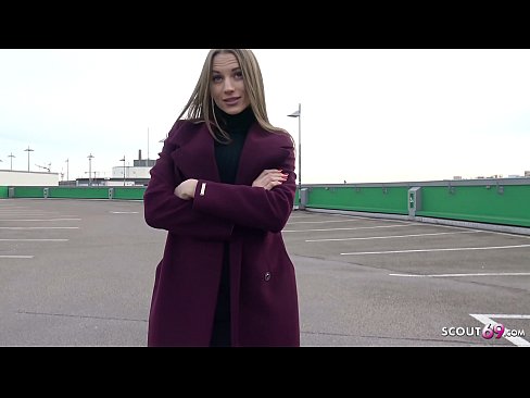 ❤️ 德國童子軍是夢想中的鋼鐵，停車場的故事和性感的金錢 性愛視頻 在我們